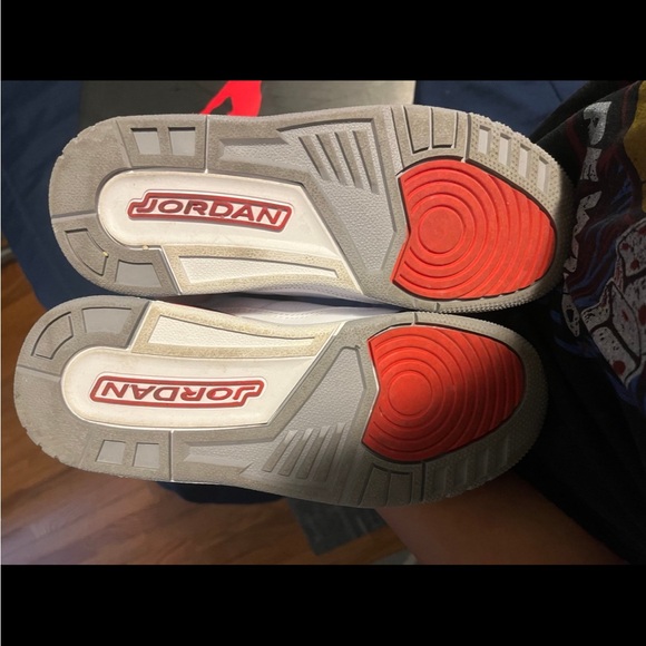 Jordan’s 3s size 4.5y - Picture 1 of 4